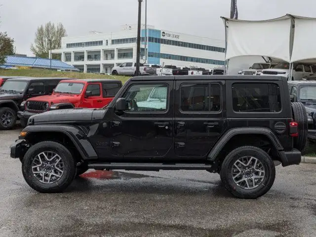 2025 Jeep Wrangler Sahara - McKinley Leather Seats - Technology in Cars & Trucks in Calgary - Image 5