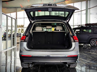 Comes equipped with: Power Trunk, Power Mirrors, Sunroof , Load Bearing Exterior Rack, Remote Igniti... (image 6)