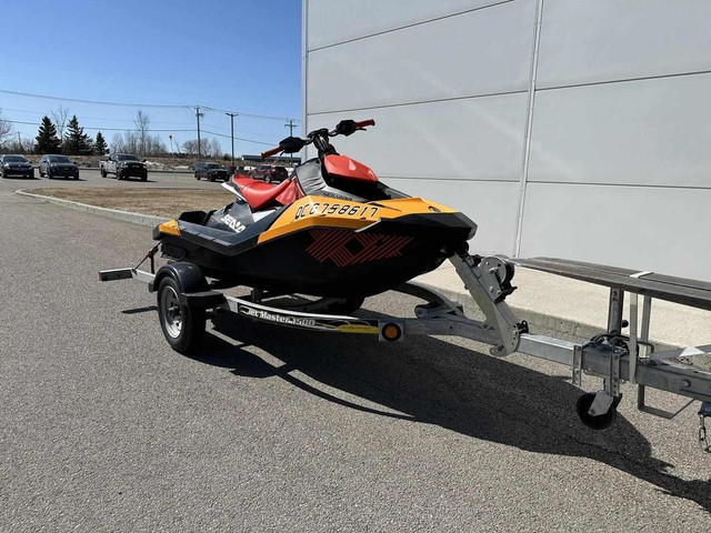 2019 Sea-Doo SPARK TRIXX 2 UP in Snowmobiles in Saguenay - Image 2