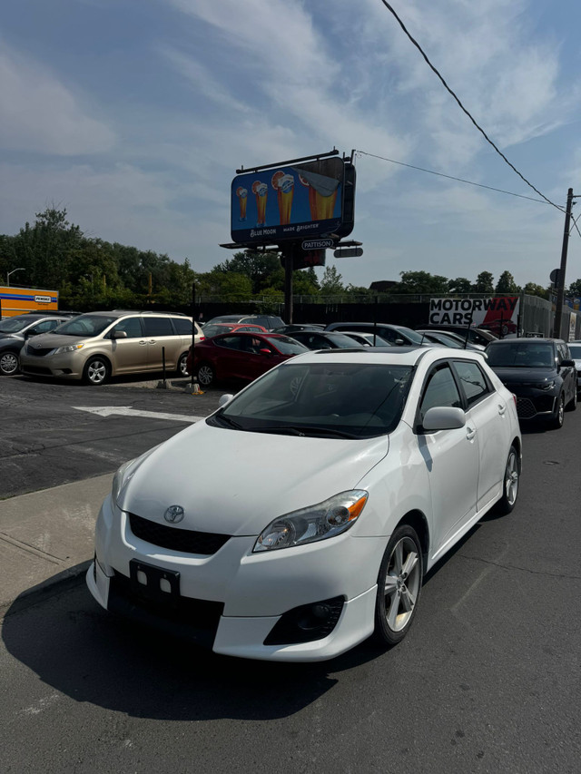 2010 Toyota Matrix XR | SUNROOF | BLUETOOTH | CLEAN | CERTIFIED  in Cars & Trucks in City of Toronto - Image 3