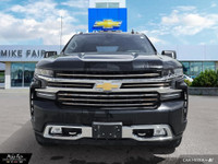 Short Box Crew Cab 1500 4WD – Black with Jet Black/Umber interior, driver memory seats and mirros, p... (image 1)