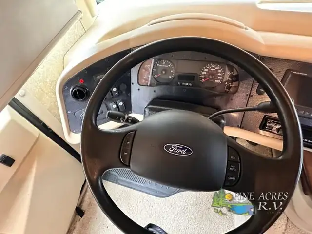 2011 Tiffin Motorhomes Open Road Allegro 32CA 53K Milles Best Pr in RVs & Motorhomes in Moncton - Image 16