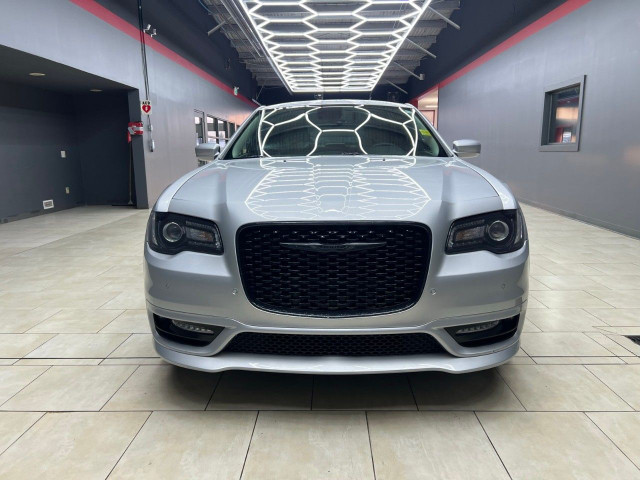 2022 Chrysler 300 in Cars & Trucks in Edmonton - Image 4