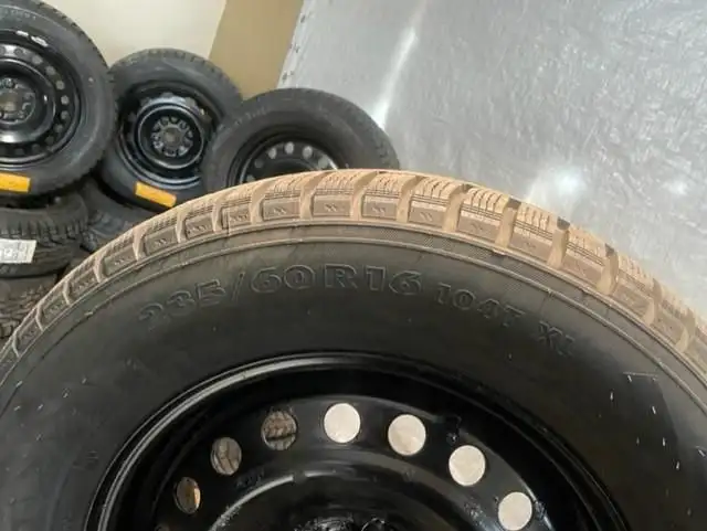 Ford Escape 235-60-16 KIT HIVER ROUES+PNEUS NOKIAN,10/32 USURE 2 in Cars & Trucks in St-Georges-de-Beauce - Image 6