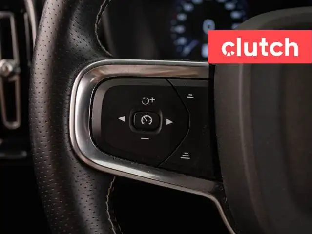 2021 Volvo XC40 T5 R-Design AWD w/ Apple CarPlay & Android Auto, in Cars & Trucks in Bedford - Image 26