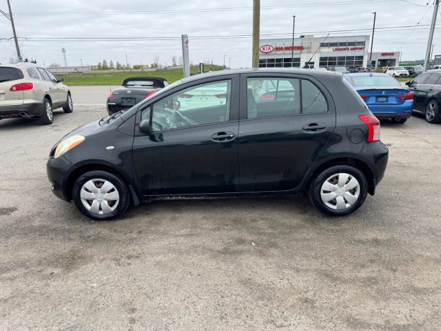 2007 Toyota Yaris LE, AUTO, HATCH, LOW KMS, ONLY 22,000KM, CERT in Cars & Trucks in London - Image 2