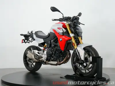 With a 105 HP, BMW Twin mated to a 6 Speed Transmission the F900R goes as good as it looks. It's one...