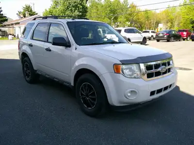 2011 FORD ESCAPE XLT, FWD, AUTOMATIQUE BLUETOOTH, VITRE ELECTRIQUE, VERROUILLAGE ELECTRIQUE, AIR CLI...