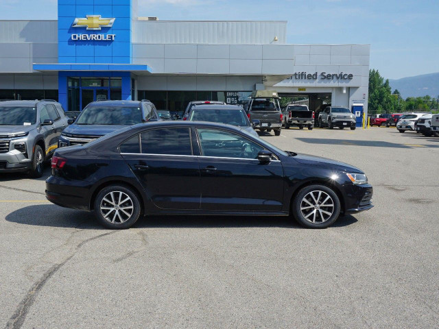 2016 Volkswagen Jetta Sedan in Cars & Trucks in Penticton - Image 4