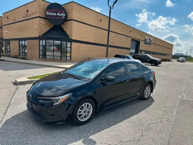 2023 Toyota Corolla Hybrid LE AWD Winter tire pkg Inc Certified  in Cars & Trucks in Mississauga / Peel Region - Image 2