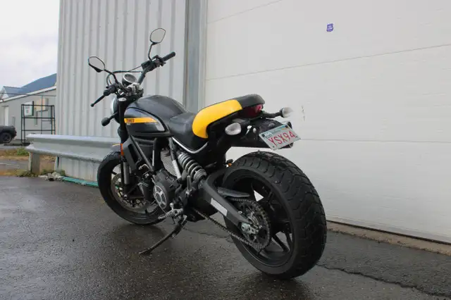 2015 DUCATI SCRAMBLER in Street, Cruisers & Choppers in Fredericton - Image 12