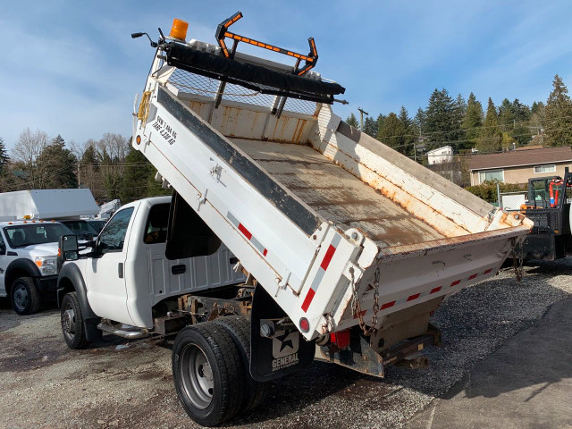 2011 FORD F450 - 9FT DUMP TRUCK *ONLY 108K* BLOW-OUT PRICE in Heavy Trucks in Burnaby/New Westminster - Image 3