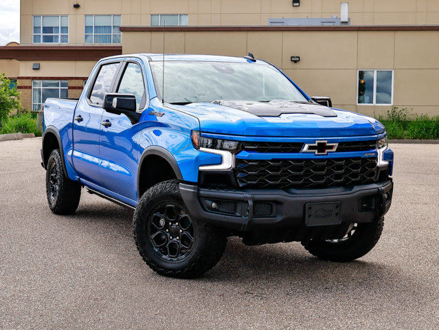 2025 Chevrolet Silverado 1500 ZR2 | Westin Power Boards | GM in Cars & Trucks in Strathcona County - Image 2