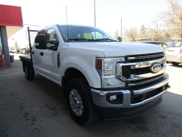  2022 Ford F-350 XLT Crew Cab Flat Deck Sale Priced! in Cars & Trucks in Swift Current - Image 4
