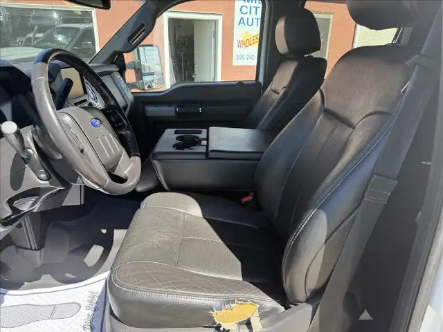 2015 Ford F-350 SD XLT Crew Cab 4WD in Cars & Trucks in Saskatoon - Image 8