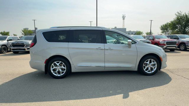 2020 Chrysler Pacifica Limited | Remote Start | Sunroof in Cars & Trucks in Edmonton - Image 4