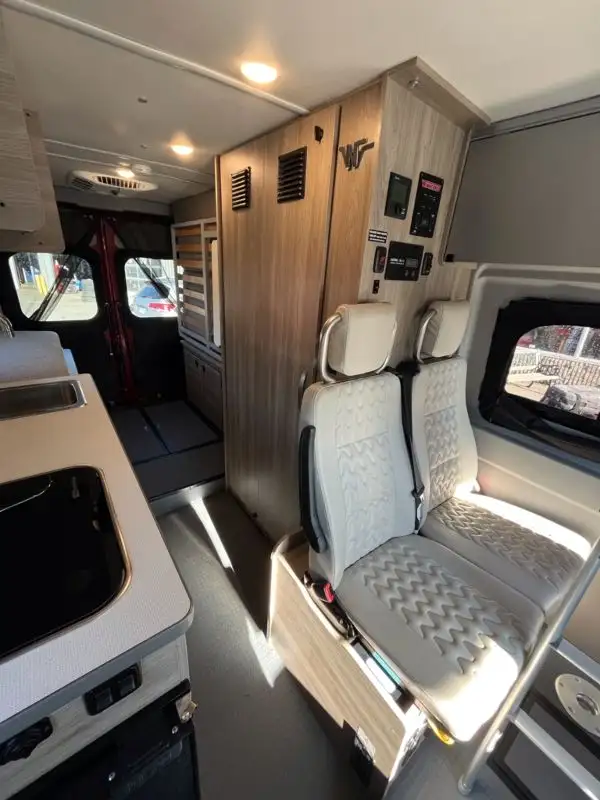 2023 Solis in RVs & Motorhomes in Laval / North Shore - Image 16