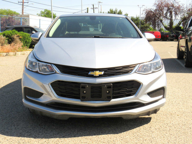 2018 Chevrolet Cruze LS in Cars & Trucks in Kelowna - Image 3