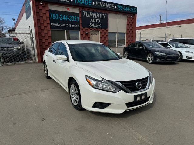 2017 Nissan Altima 4Cyl**Backup Camera**Push to start**Excellent in Cars & Trucks in Edmonton