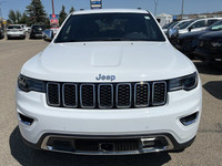 If you've never driven the most award-winning SUV ever, then you need to drive a Grand Cherokee to e... (image 8)
