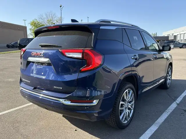 2022 GMC Terrain Denali AWD - Remote Start, OnStar, Cruise Contr dans Autos et camions dans Comté de Strathcona - Image 10