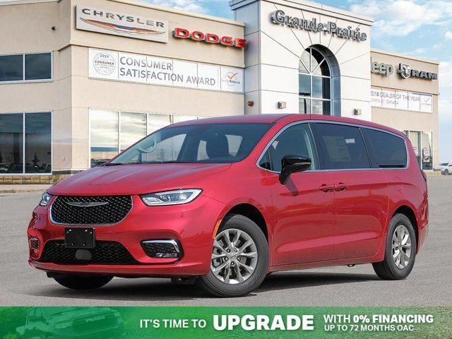 2025 Chrysler Pacifica Select in Cars & Trucks in Grande Prairie