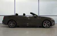Traction intégrale Audi quattro / Gris Chronos int. Rouge / Capote rouge / Apple Carplay + Android A... (image 4)