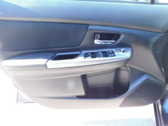Subaru Impreza Premium 2016 in Cars & Trucks in City of Montréal - Image 25
