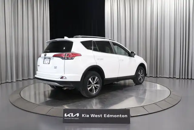 2017 Toyota RAV4 XLE AWD / HEATED SEATS / SUNROOF / LANE KEEP...62929808764289124