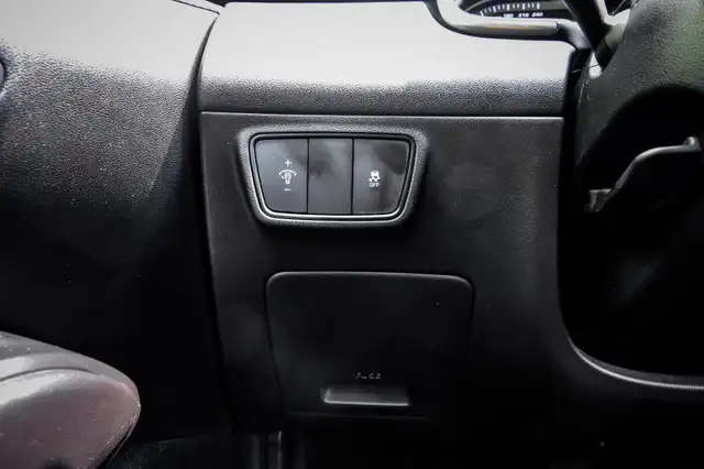 2022 Hyundai Tucson Essential • HEATED SEATS • CP/AA • REAR CAM in Cars & Trucks in Cornwall - Image 12