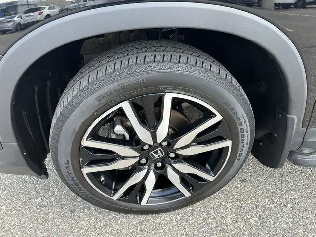 2022 Honda Pilot Touring 8P l Clean CarFax l One Owner l Local V in Cars & Trucks in Calgary - Image 11