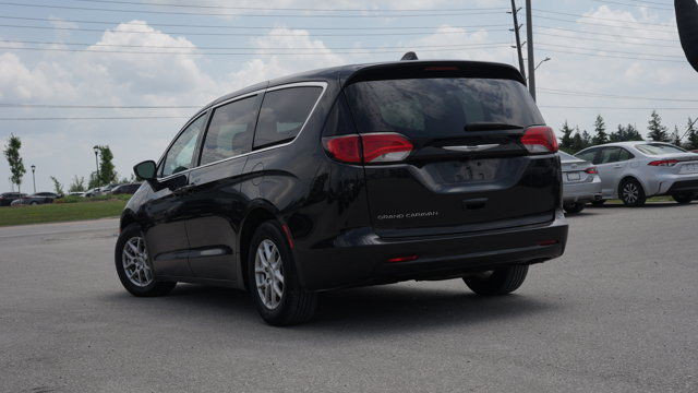 2022 Chrysler Grand Caravan SXT | Heated Steering Wheel in Cars & Trucks in Guelph - Image 4