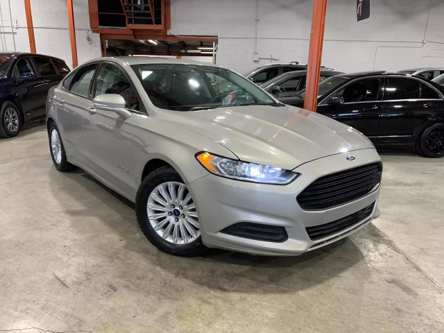 2015 FORD Fusion Hybrid SE in Cars & Trucks in City of Montréal - Image 4