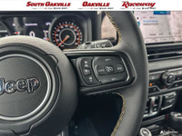 4X4, CLOTH LOW-BACK BUCKET SEATS, CONVENIENCE GROUP, BLACK FREEDOM 3-PIECE HARDTOP, LED HEADLAMP & F... (image 7)