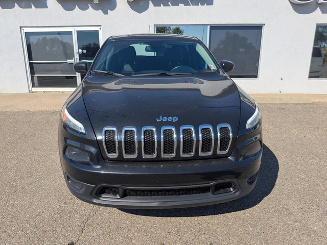 2016 Jeep Cherokee 4WD 4dr Sport for sale in Cars & Trucks in Medicine Hat - Image 2