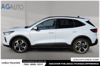 2025 Ford Escape ST-Line Select Experience the Ford Escape ST-Line Select with only 17100 km on the... (image 4)