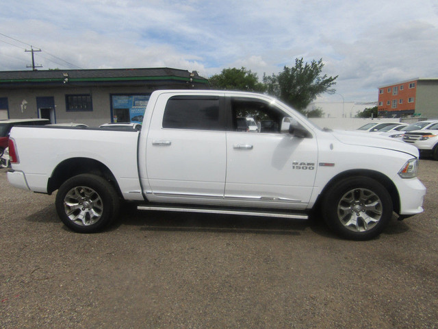 2016 Ram 1500 4WD Crew Cab 140.5" DIESEL - SUNROOF - HEATED AND  in Cars & Trucks in Edmonton - Image 3
