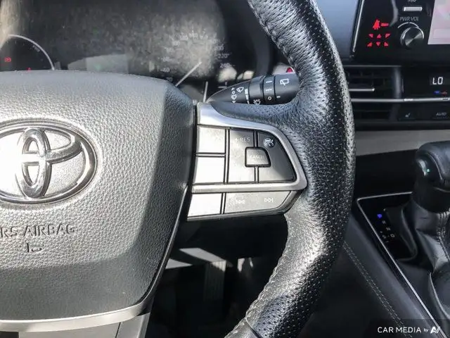2021 Toyota Sienna LE | Third Row Seating | Apple/Android in Cars & Trucks in Calgary - Image 20
