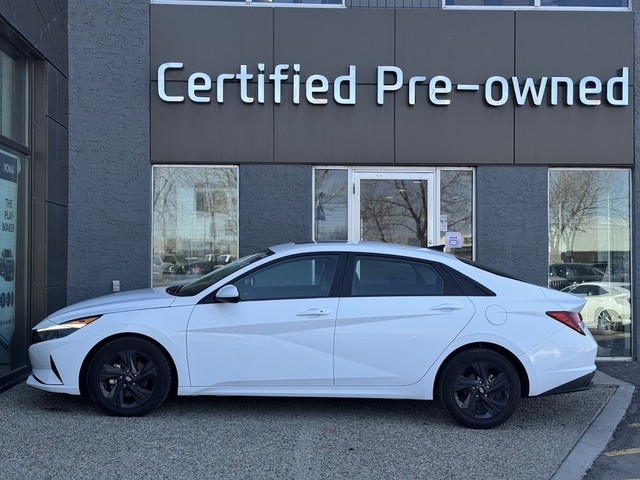 2023 Hyundai Elantra PREFERRED w/ BLIND SPOT DETECTION / LOW KMS in Cars & Trucks in Calgary