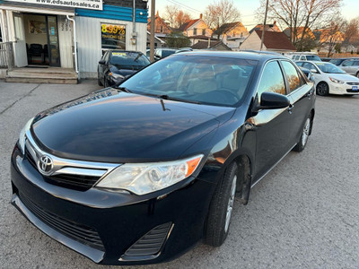  2014 Toyota Camry LE, 4Cyl, Back-Up-Camera, Heated Seats, Bluet