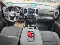 Engine: 8 Cylinder Engine 5.3L/325CI L/100Km City: 15.4 L/100Km Hwy: 12.3 Safety Equipment StabiliTr... (image 3)
