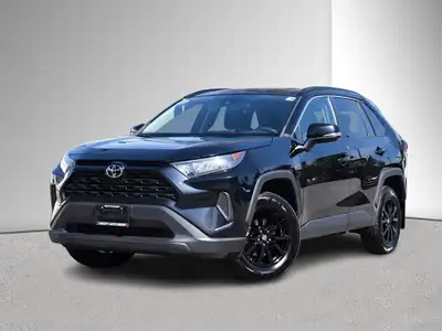 NO ACCIDENTS, this SUV has forward collision mitigation, lane departure warning, heated seats, cruis...
