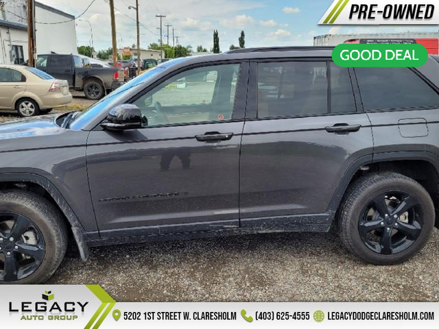 2024 Jeep Grand Cherokee Limited - Sunroof - Low Mileage in Cars & Trucks in Lethbridge - Image 2