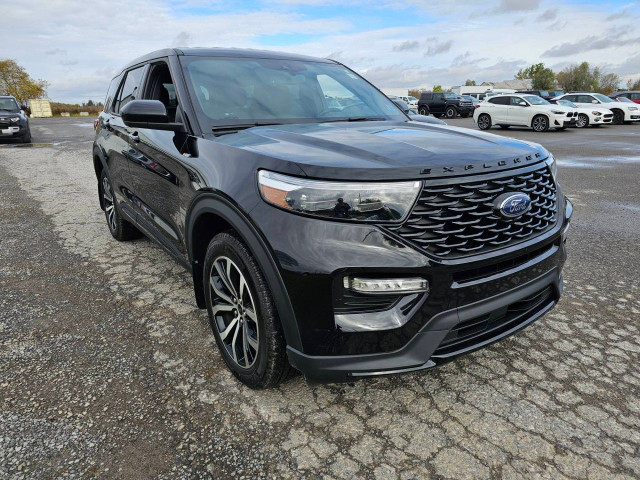 2022 Ford Explorer in Cars & Trucks in Ottawa - Image 4