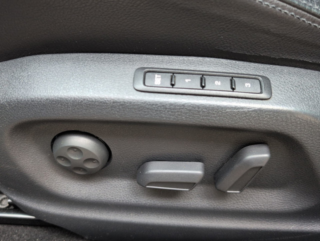 2016 Volkswagen Tiguan Highline 4MOTION in Cars & Trucks in Lethbridge - Image 4