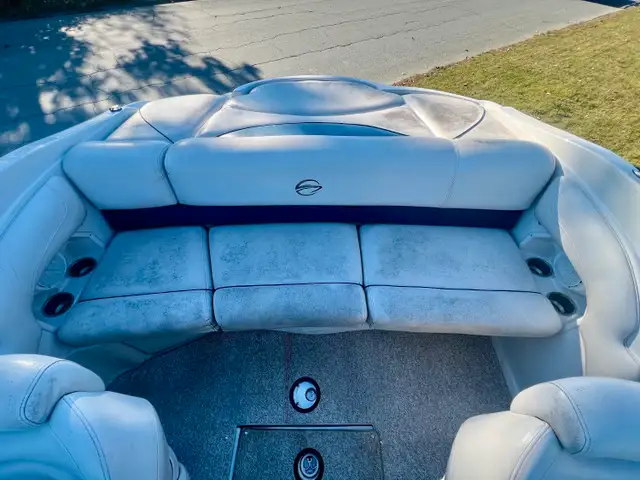 2006 CROWNLINE 200 in Powerboats & Motorboats in Sherbrooke - Image 10