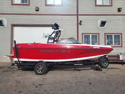 2018 MOOMBA HELIX 6.2L INDMAR RAPTOR 400HP 454 HOURS This boat is is immaculate shape and is ready t...