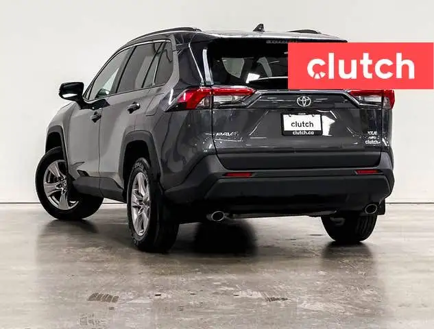 2022 Toyota RAV4 XLE AWD w/ Apple CarPlay, Heated Front Seats, R dans Autos et camions dans Ville de Toronto - Image 7