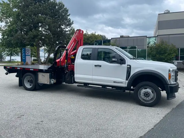 2025 Ford F550 Crew Cab Picker Deck Truck Package in Heavy Trucks in Delta/Surrey/Langley - Image 9