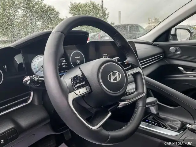 2024 Hyundai Elantra Preferred w/Tech Package | CarPlay in Cars & Trucks in Cambridge - Image 16
